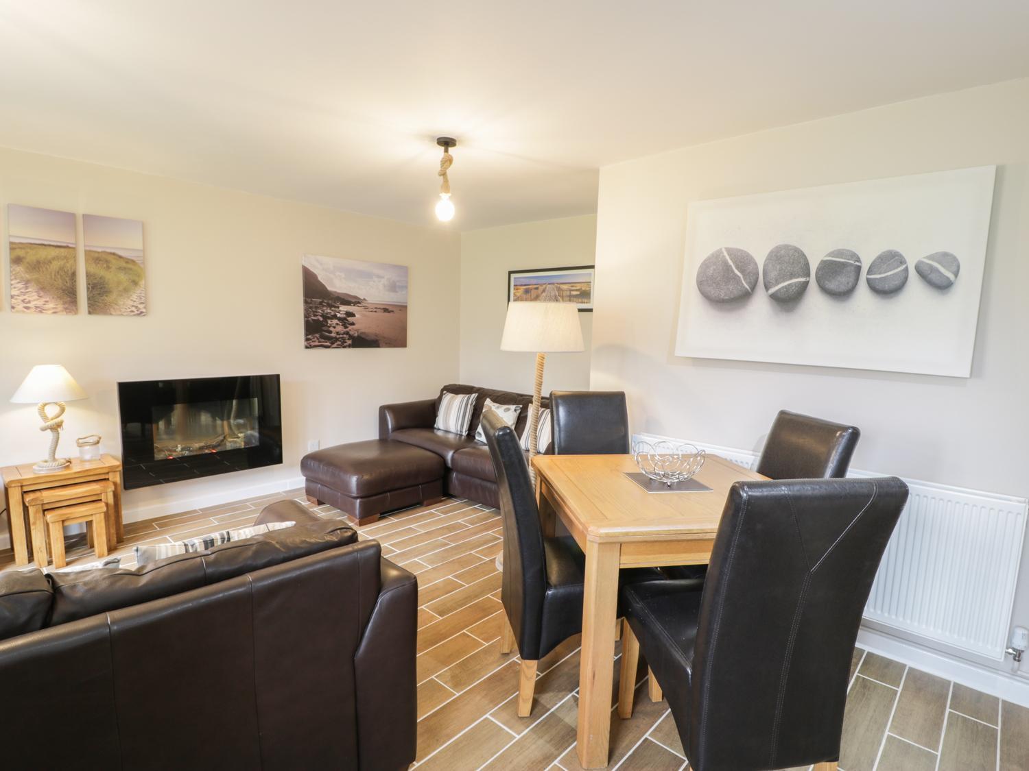 Driftwood Apartment Harlech Bagian luar foto